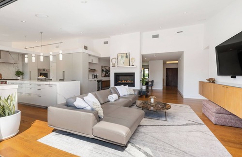 Rolando Park Station Balnéaire | BEST SD Luxury Villa: Heated Pool, Sauna, Gym, & Guest Suit