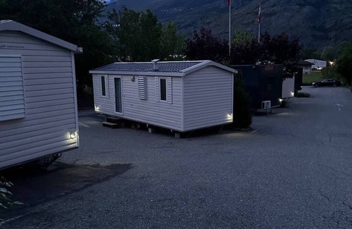 Agarn Maison | Luxcube 5 Komplette 2 Zimmer Mini Appartement Mobilhome für 2 Pers. Küche + Bad