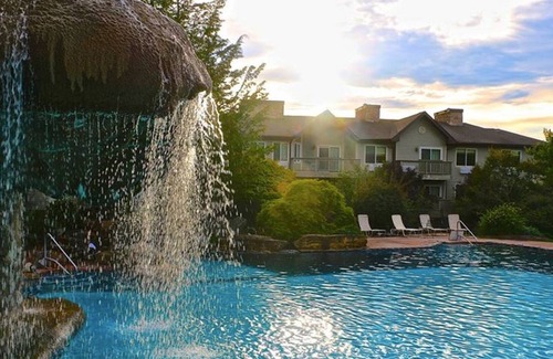 Vernon Cabine | Luxe 10 Cabine / Ski / Piscines / Tennis / Gym / Randonnée - 5 étoiles sur AIRBNB