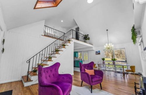 Vernon Maison | Luxe 10 guest Cottage Ski-Golf-Firepit-Lakes-Hike