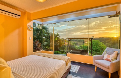 Nosara Station Balnéaire | 𝑳𝒖𝒙𝒆 15BR Mansion » 4 Villas » 2 Pools » Retreats » Weddings » 24-7 Security