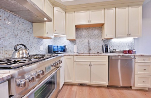 Wyoming Appartement | Luxe 1BR Suite | Unique Culinary + Adventures