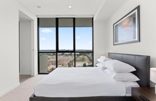 Lidcombe Appartement | Luxe 2-Bed: Modern Interiors Balcony & BBQ Area