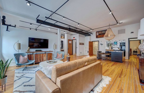 Downtown Wilmington Maison | Luxe 220