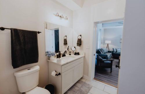 Soulard Appartement | Luxe 2BR Oasis Patio & Laundry Soulard