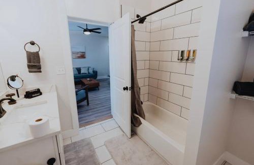 Soulard Appartement | Luxe 2BR Oasis Patio & Laundry Soulard