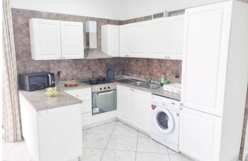 North Ridge Appartement | Luxe 2BRApt Ringway/Gym/Pool/Restaurant/near Airpt