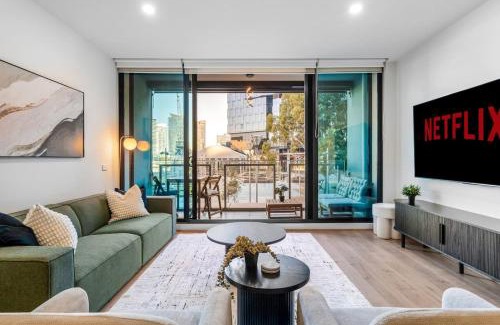 Docklands Appartement | Luxe 3BR CBD Apartment with River Views and Resort Style Amenities