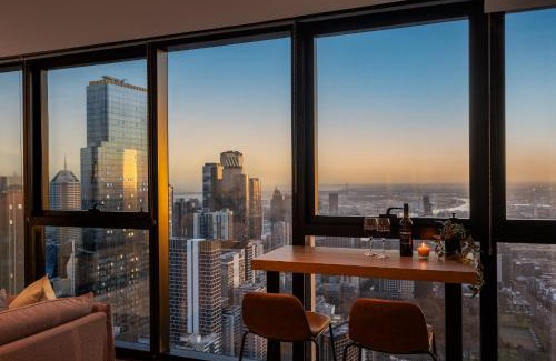 Melbourne Central Business District Appartement | Luxe 3BR Skyline Sunset Residence Level 63 - CBD Views, Parking, Pool, Sauna, Gym