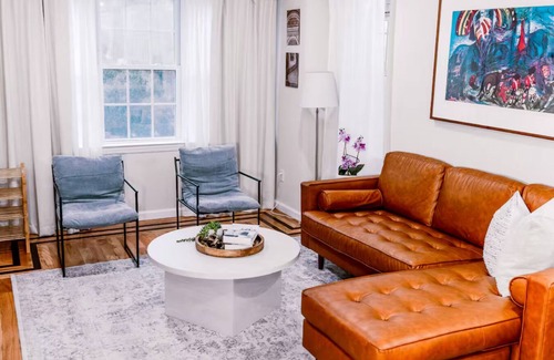 Newark Maison | LUXE 3BR Stay Free Parking Near NYC