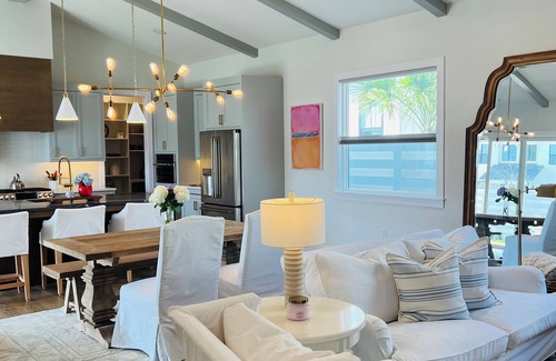 Newberry Maison | Luxe 4-bedroom/2.5-bath house in Town of Tioga with WiFi, AC. Book now