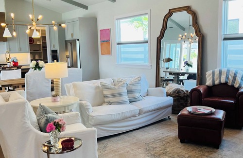 Newberry Maison | Luxe 4-bedroom/2.5-bath house in Town of Tioga with WiFi, AC. Book now