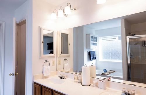 Manor Maison | Luxe 5BR Home: Pool Table & Office