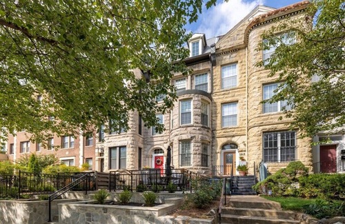 Columbia Heights Maison | Luxe 7-BR Victorian Castle in the Nation's Capital