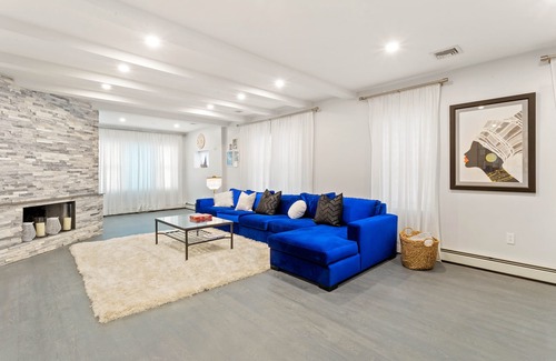 Queens Maison | Luxe and Relaxation Living