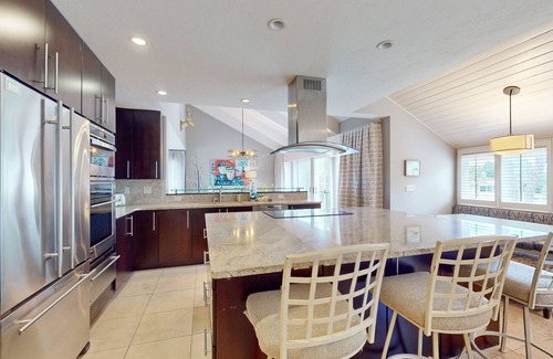 Whitfield Maison | Luxe bay-view escape with private pool, kayak, grill/ice box, & all-new interior