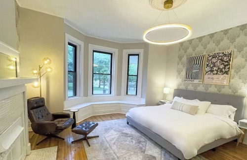 Bloomfield Appartement | Luxe Bloomfield Apt ❈ UPMC/Pitt/CMU ❈ Free Parking