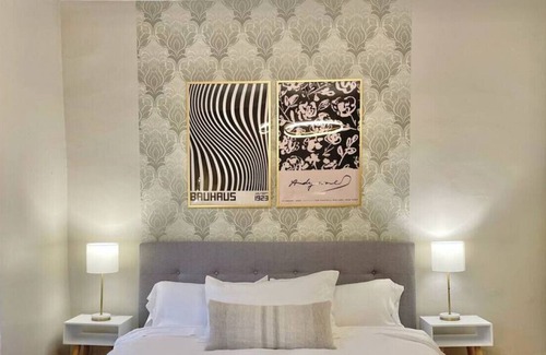 Bloomfield Appartement | Luxe Bloomfield Apt ❈ UPMC/Pitt/CMU ❈ Free Parking