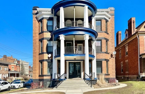 Bloomfield Appartement | Luxe Bloomfield Apt | Free Parking | UPMC/Pitt/CMU
