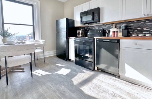 Bloomfield Appartement | Luxe Bloomfield Penthouse | Pitt/CMU/UPMC | Modern