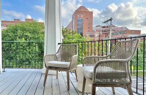Bloomfield Appartement | Luxe Bloomfield Penthouse | Free Parking | Central