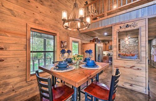 Broken Bow Maison | Luxe Broken Bow Cabin with Tesla Charging Station