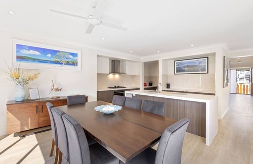 Urangan Maison | Luxe By The Marina Hamptons Chic at Hervey Bay