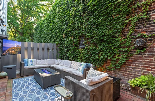 Southwest Maison | LUXE Cameron House/Off King St/Est. 1870