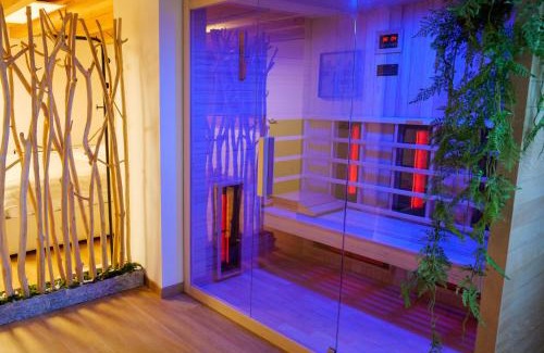 Como City Centre Appartement | Luxe & Central Haven - Jacuzzi, Sauna, Steam, Private Parking