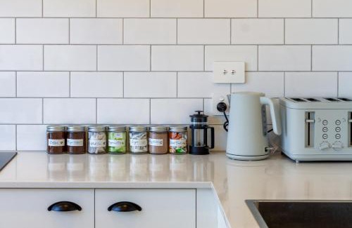 Christchurch Appartement | Luxe City Stay, Sleeps 7, Free Car Park
