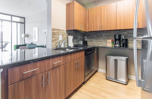 Radnor - Fort Myer Heights Appartement | Luxe Court House 1BR w/ Pool & W/D, nr Landmarks & Dining, by Blueground