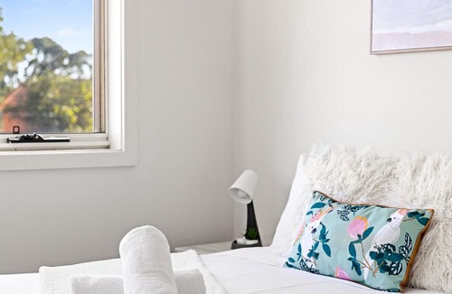 Panania Maison | Luxe Double Room in Panania - Nearby Stations & Shops - Shared Bathroom