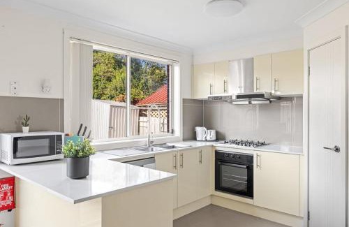 Panania Maison | Luxe Double Room in Panania - Nearby Stations & Shops - Shared Bathroom