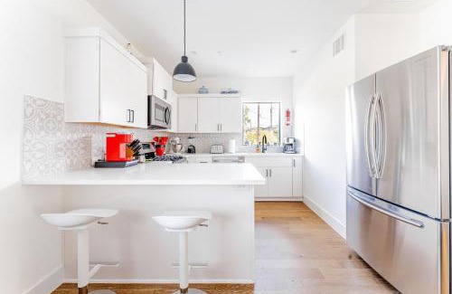 Blackshear-Prospect Hill Maison | Luxe East Downtown 3BR Condo, Walk to Bars, Restaurants, Shops
