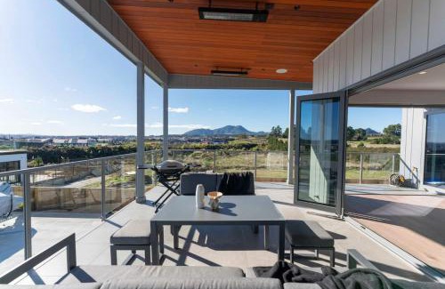 Wharewaka Maison | Luxe Family Haven in Wharewaka