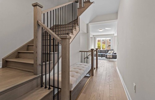 West Oak Trails Maison | Luxe furnished home in Oakville