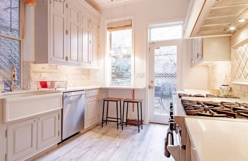 Kalorama Heights Maison | LUXE Kalorama 5-BR Townhome Close to Dupont Circle