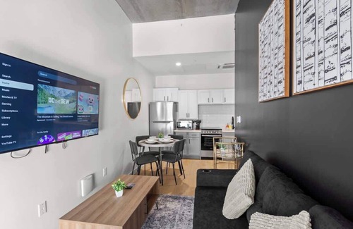 Charlotte Appartement | Luxe King 2BR Suite in South Charlotte!