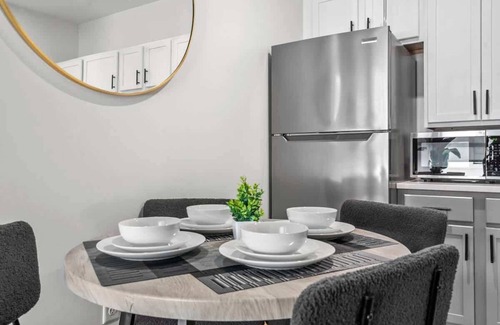 Charlotte Appartement | Luxe King 2BR Suite in South Charlotte!