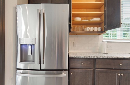 North Raleigh Appartement | Luxe King 3BR Suite in North Raleigh