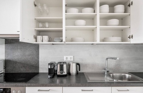 Erdberg Appartement | Luxe Landstraße 1BR w/ Garden & Balcony, nr Hyblerpark, by Blueground
