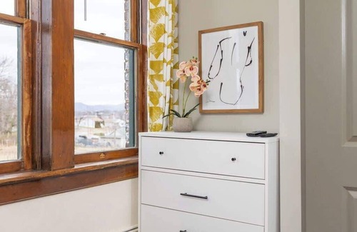 Roanoke Appartement | Luxe loft w/city & mountain views