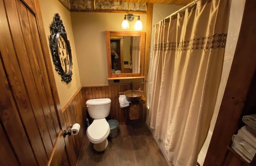 North Creek Cabine | Luxe Logs - your perfect Adirondack Getaway!