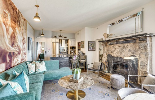 Waterfront Copropriété | Luxe Long Beach Condo w/ Pool: 1 Mi to Shoreline!