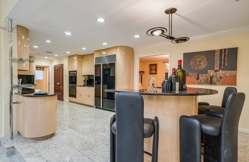 Old Westbury Maison | Luxe Mansion 40 min from Manhattan