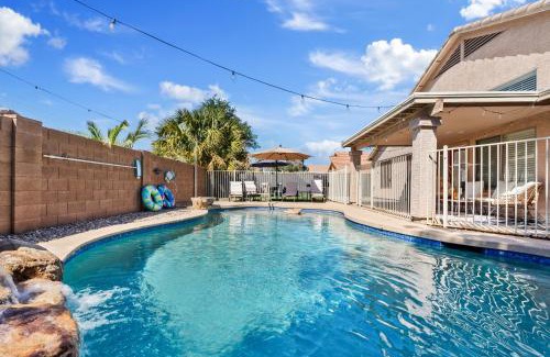 Arizona Skyline Community Maison | Luxe Mesa Home with Pool, Yard, Game Room