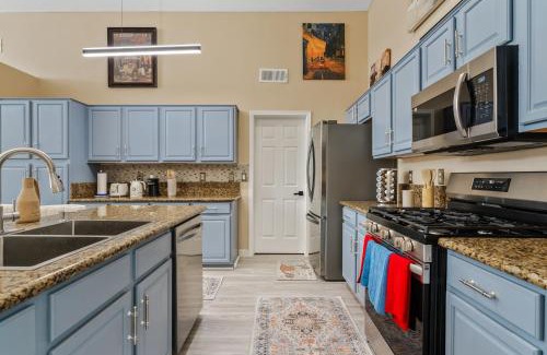 Arizona Skyline Community Maison | Luxe Mesa Home with Pool, Yard, Game Room