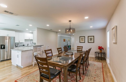 Far North Dallas Maison | Luxe Modern Private Getaway: Spacious 5-bedroom house in charming Dallas