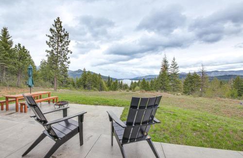 Priest River Maison | Luxe Mtn-View Escape 5 Mi to Dtwn Priest River!