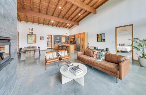 Priest River Maison | Luxe Mtn-View Escape 5 Mi to Dtwn Priest River!